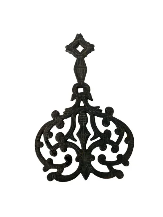 Vintage Cast Iron Kitchen Trivet Black Key Shaped Farmhouse Wall Decor Hot Pad - Picture 2 of 6